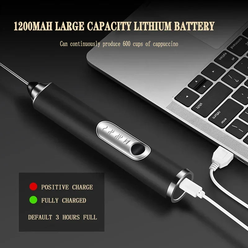 Electric Milk Frother – Stainless Steel, USB Rechargeable, 3 Speeds | Espumador de leche eléctrico de acero inoxidable – Recargable por USB, 3 velocidades.