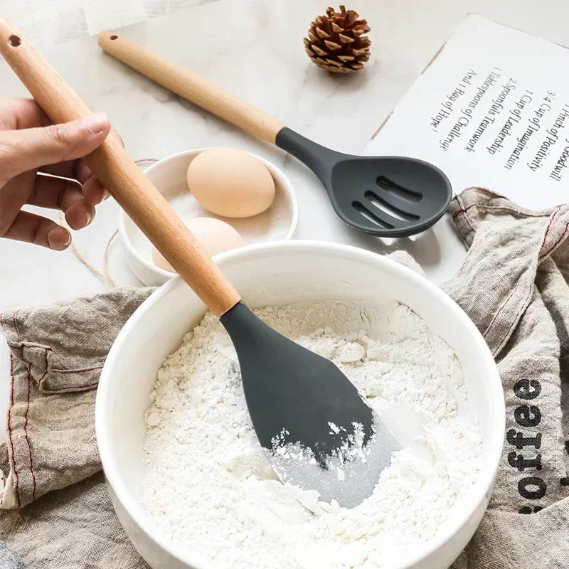 12-Piece Silicone & Wood Cooking Utensils Set | Juego de 12 Utensilios de Cocina de Silicona y Madera