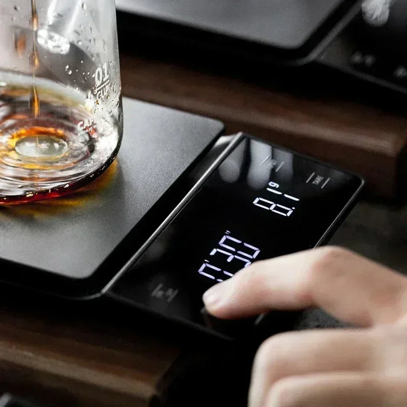 Smart LED Kitchen Scale with Timer – CAFÉDE KONA CK5700 | Báscula Inteligente de Cocina con Pantalla LED y Temporizador – CAFÉDE KONA CK5700