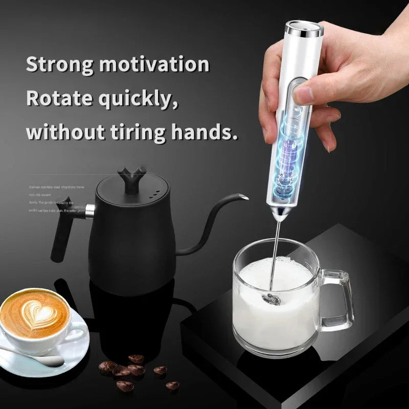 Electric Milk Frother – Stainless Steel, USB Rechargeable, 3 Speeds | Espumador de leche eléctrico de acero inoxidable – Recargable por USB, 3 velocidades.
